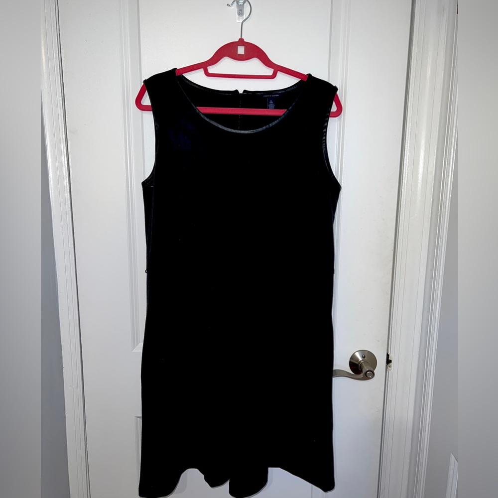 Black pleated Tommy Hilfiger dress w/leather piping size 14